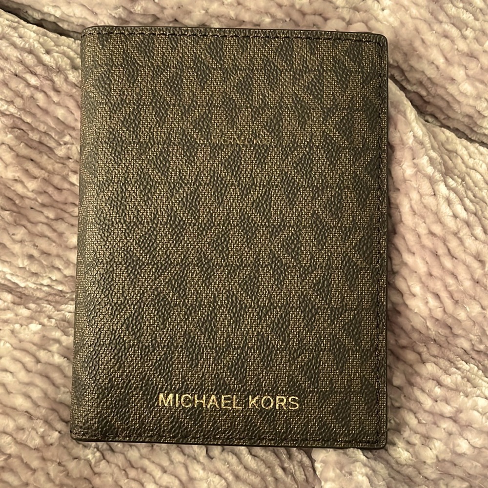 Michael kors wallet